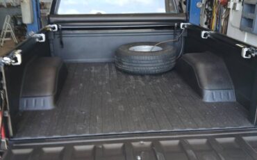 Chevy-c10-1974-black-5