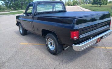 Chevy-c10-1974-black-7