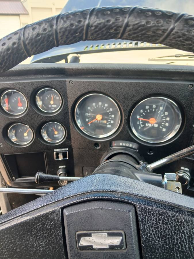 Chevy-c10-1974-black-8