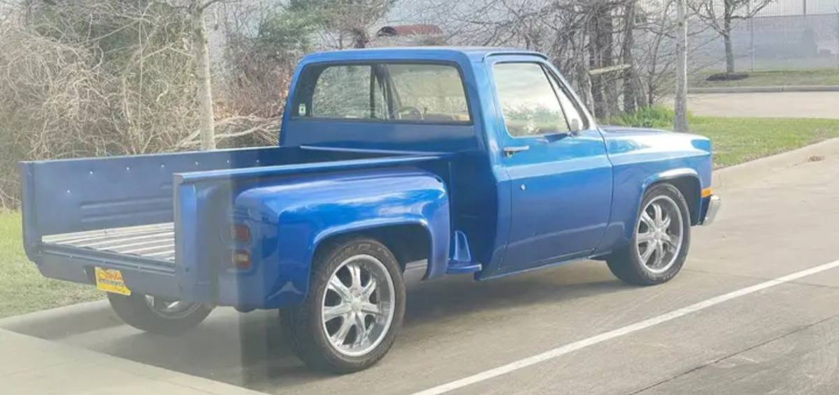 Chevy-c10-1981-blue-18