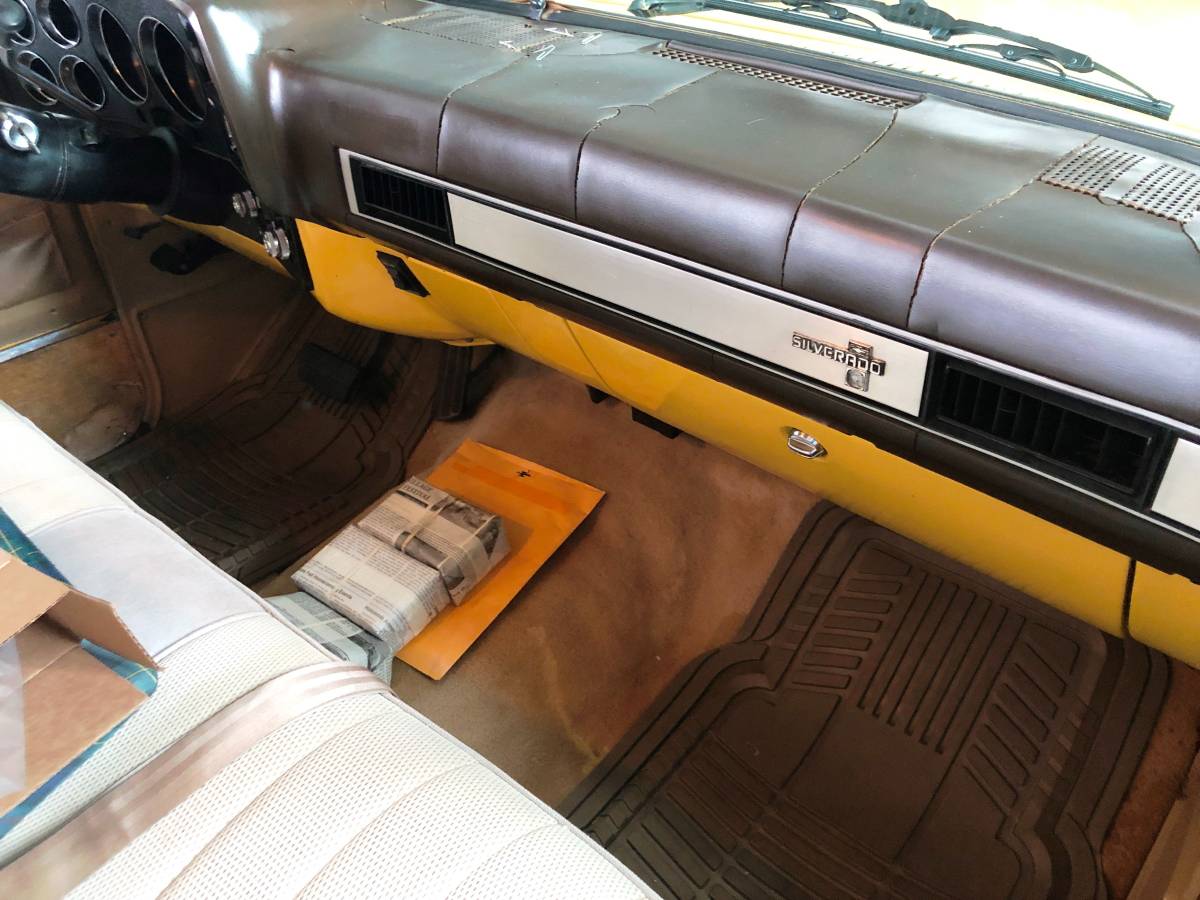 Chevy-c10-1984-yellow-11