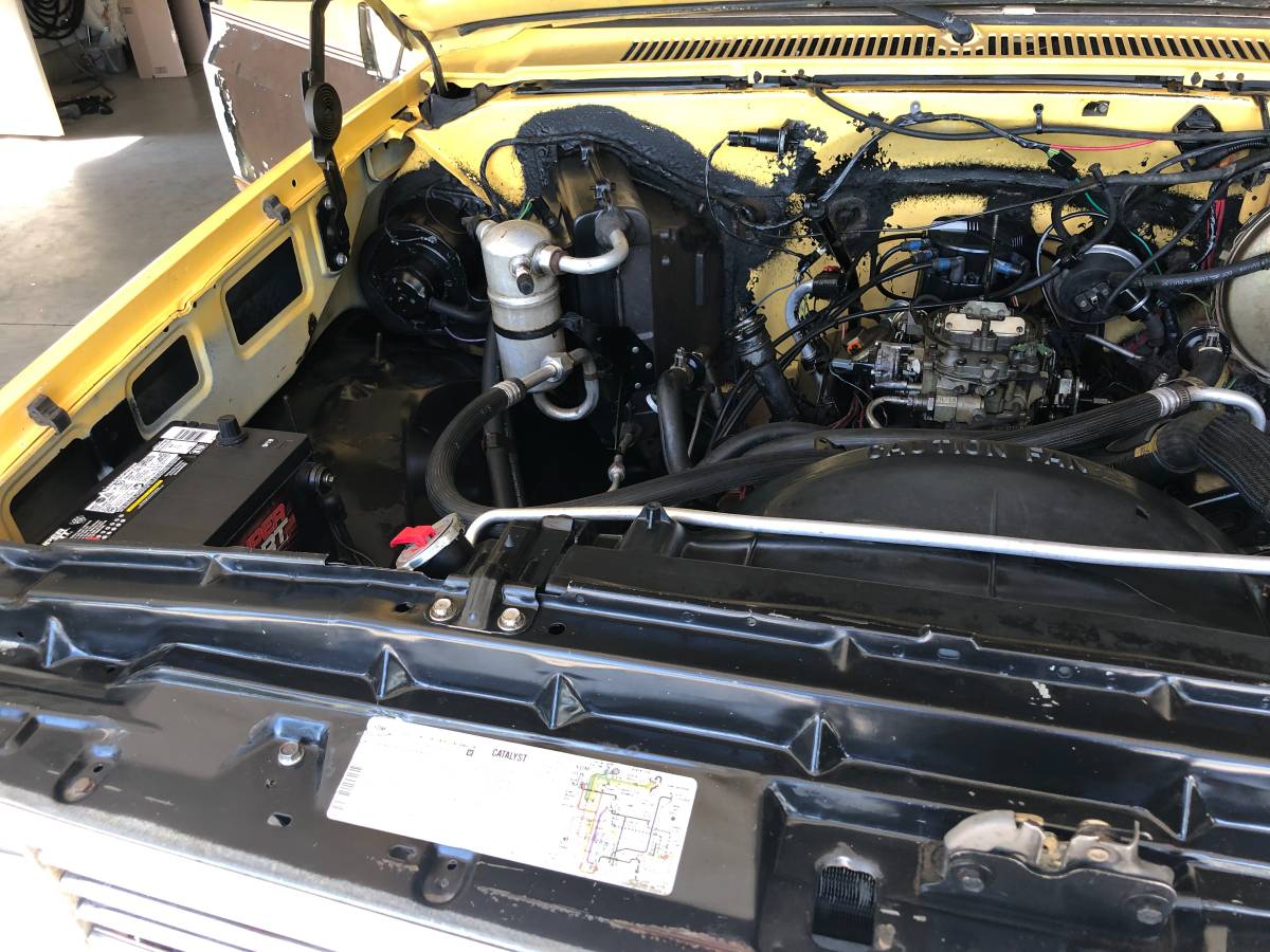 Chevy-c10-1984-yellow-7