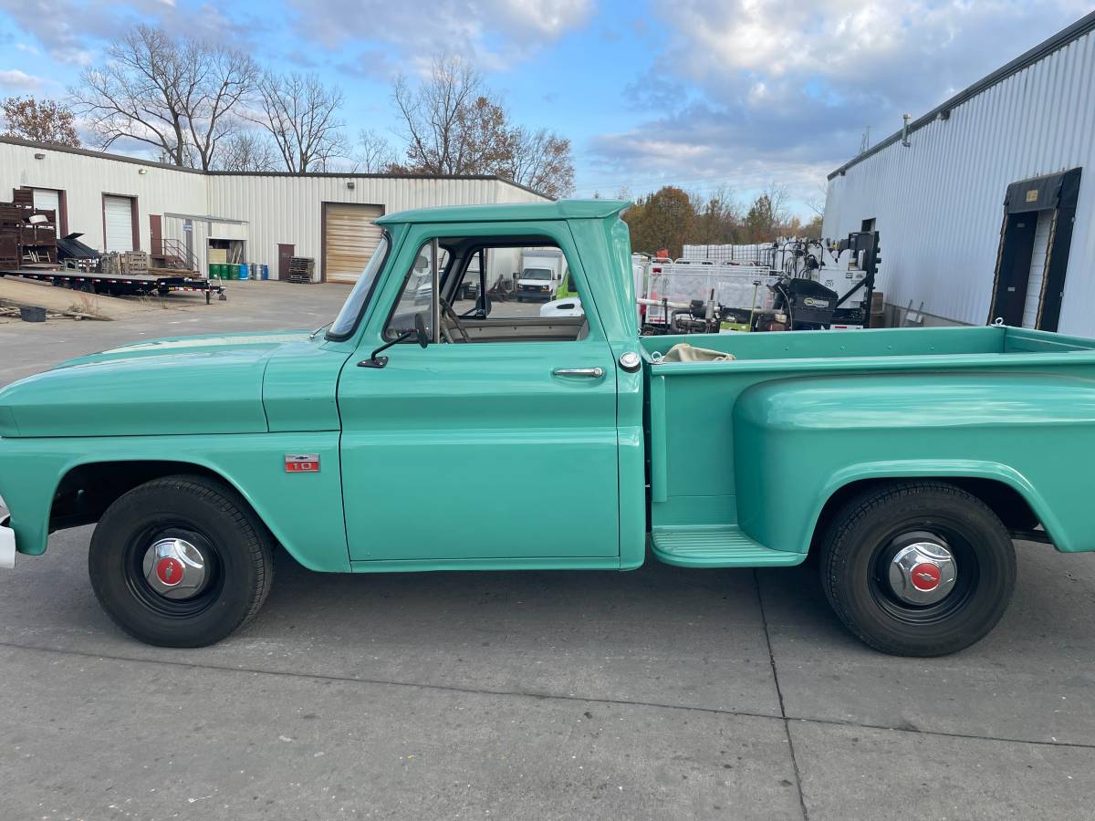 Chevy-c10-truck-1966-4