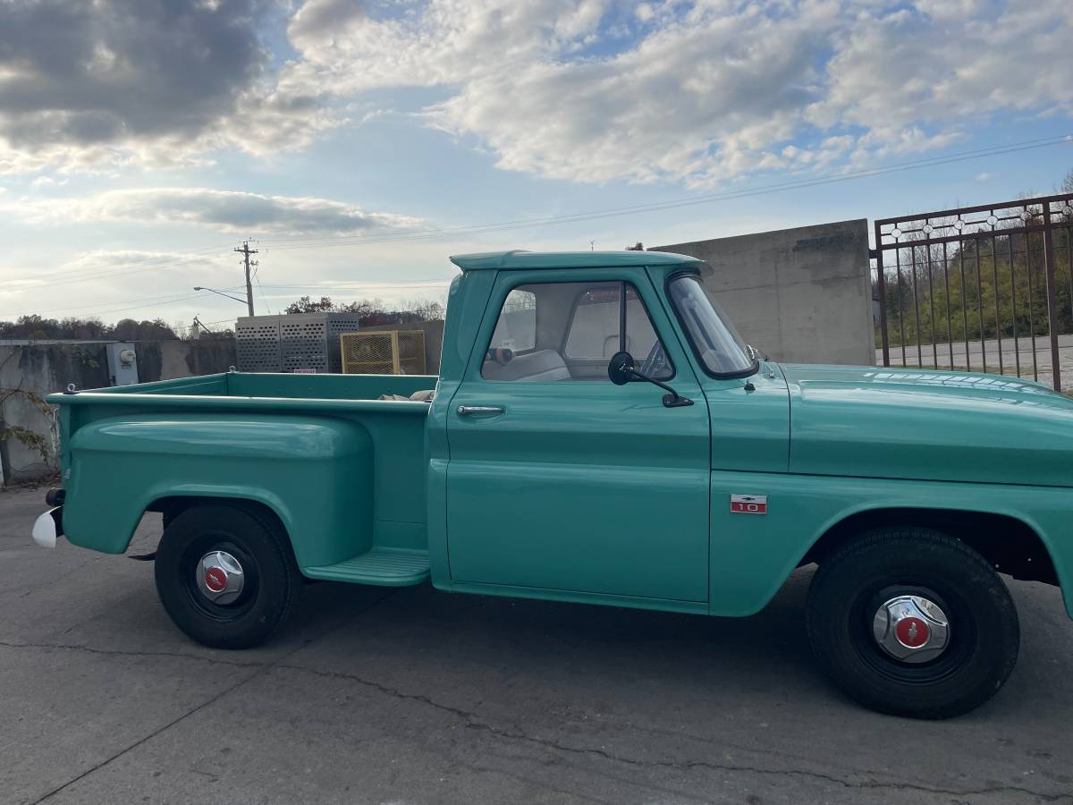 Chevy-c10-truck-1966-7