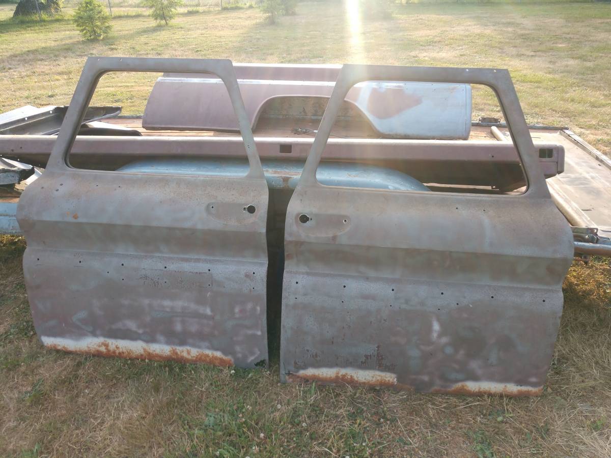 Chevy-c10-truck-1966-grey-4