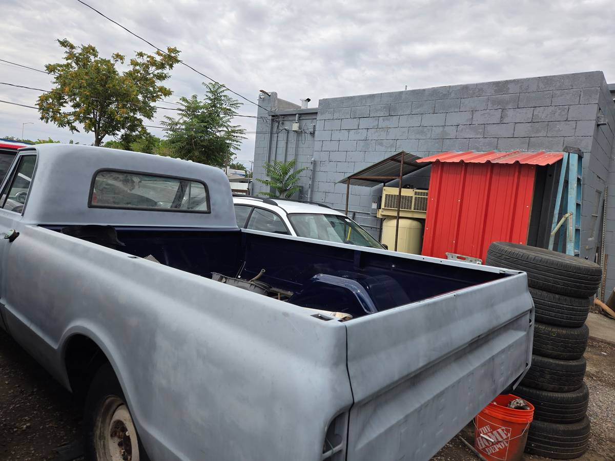 Chevy-c10-truck-1967-grey-8