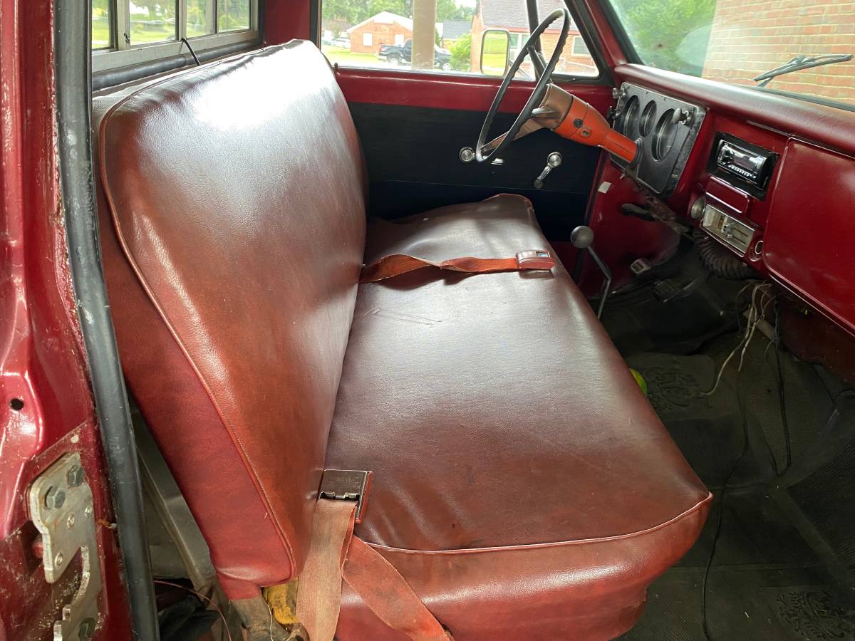 Chevy-c10-truck-1968-custom-4