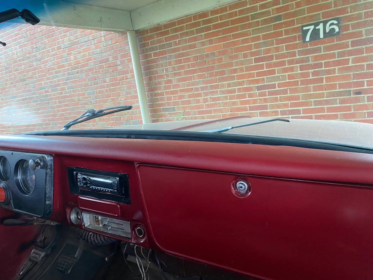 Chevy-c10-truck-1968-custom-5