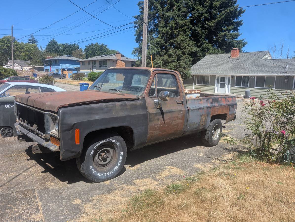 Chevy-c10-truck-1973-black-4