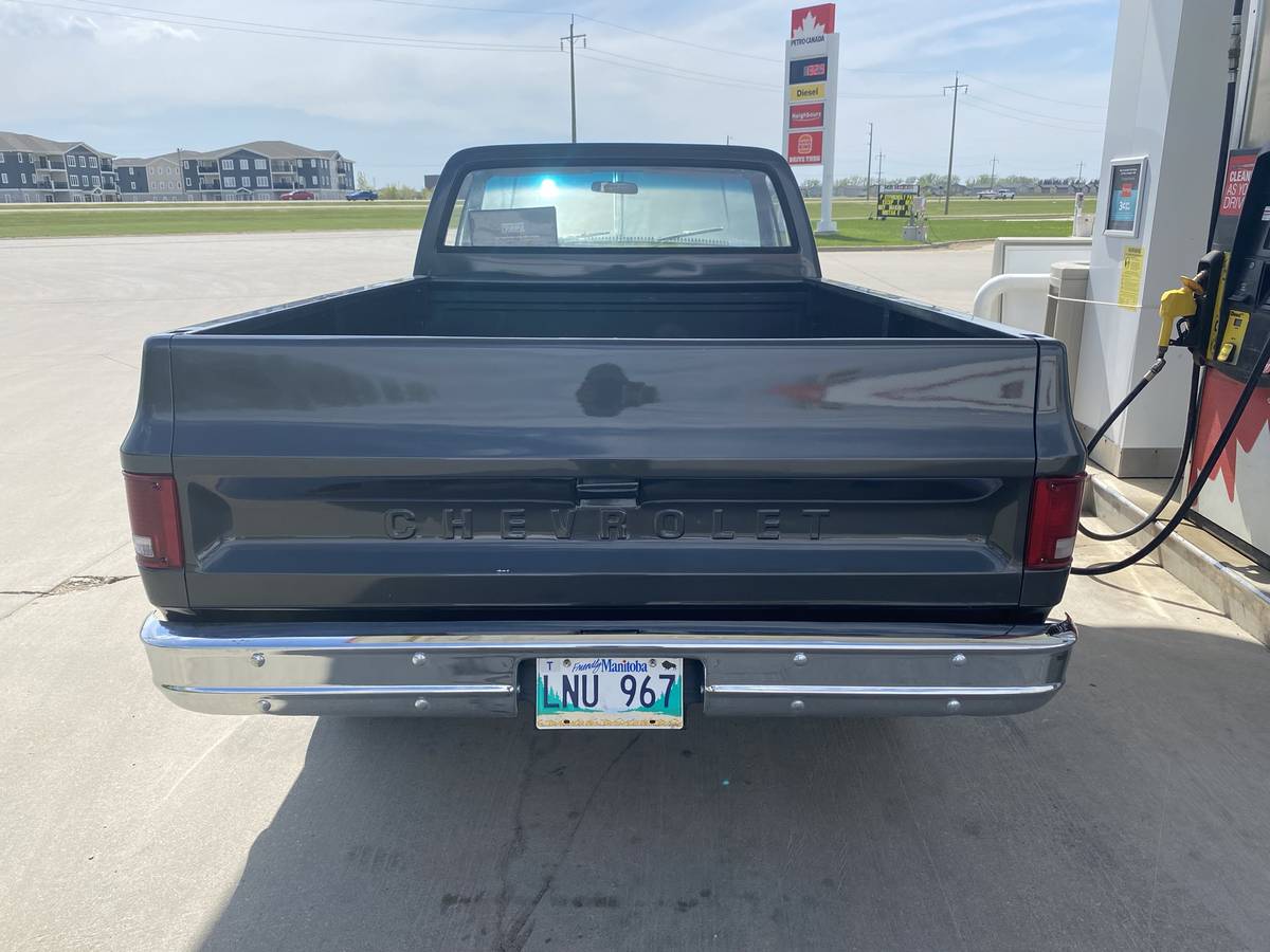 Chevy-c10-truck-1974-grey-4