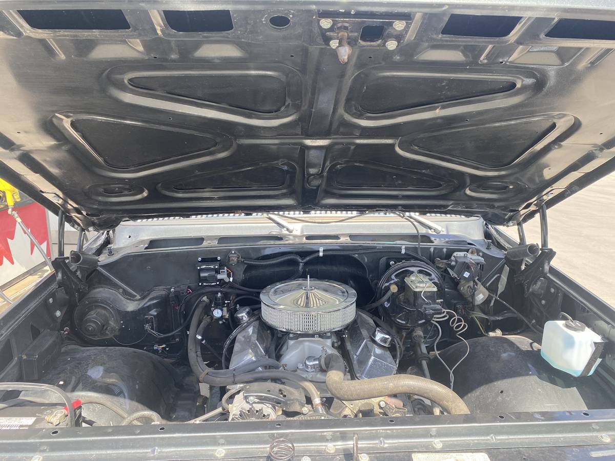 Chevy-c10-truck-1974-grey-7