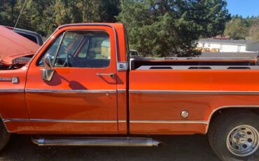 Chevy-c10-truck-1975-orange-3