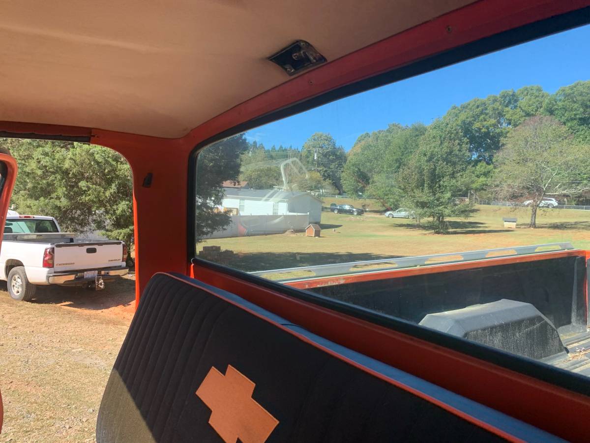 Chevy-c10-truck-1975-orange