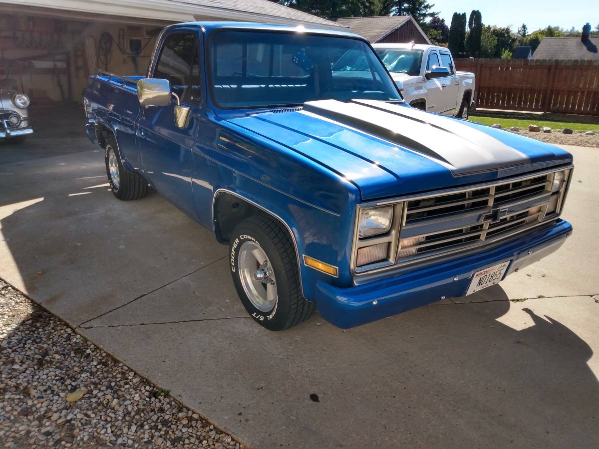 Chevy-c10-truck-1986-blue-1