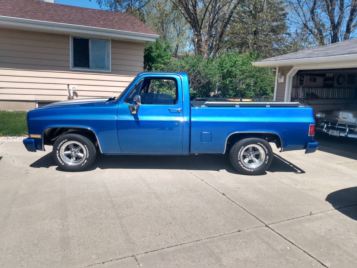 Chevy-c10-truck-1986-blue-11