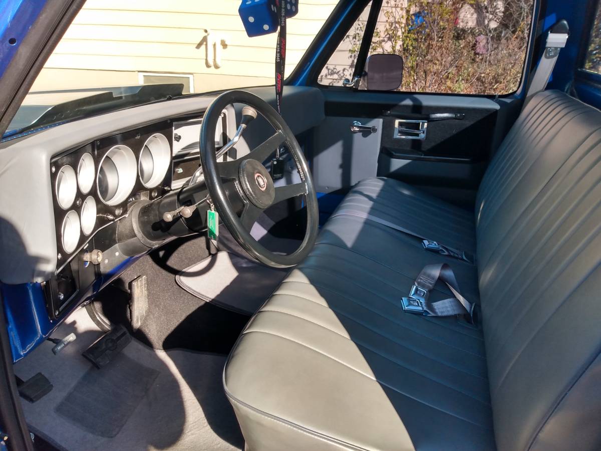 Chevy-c10-truck-1986-blue-12