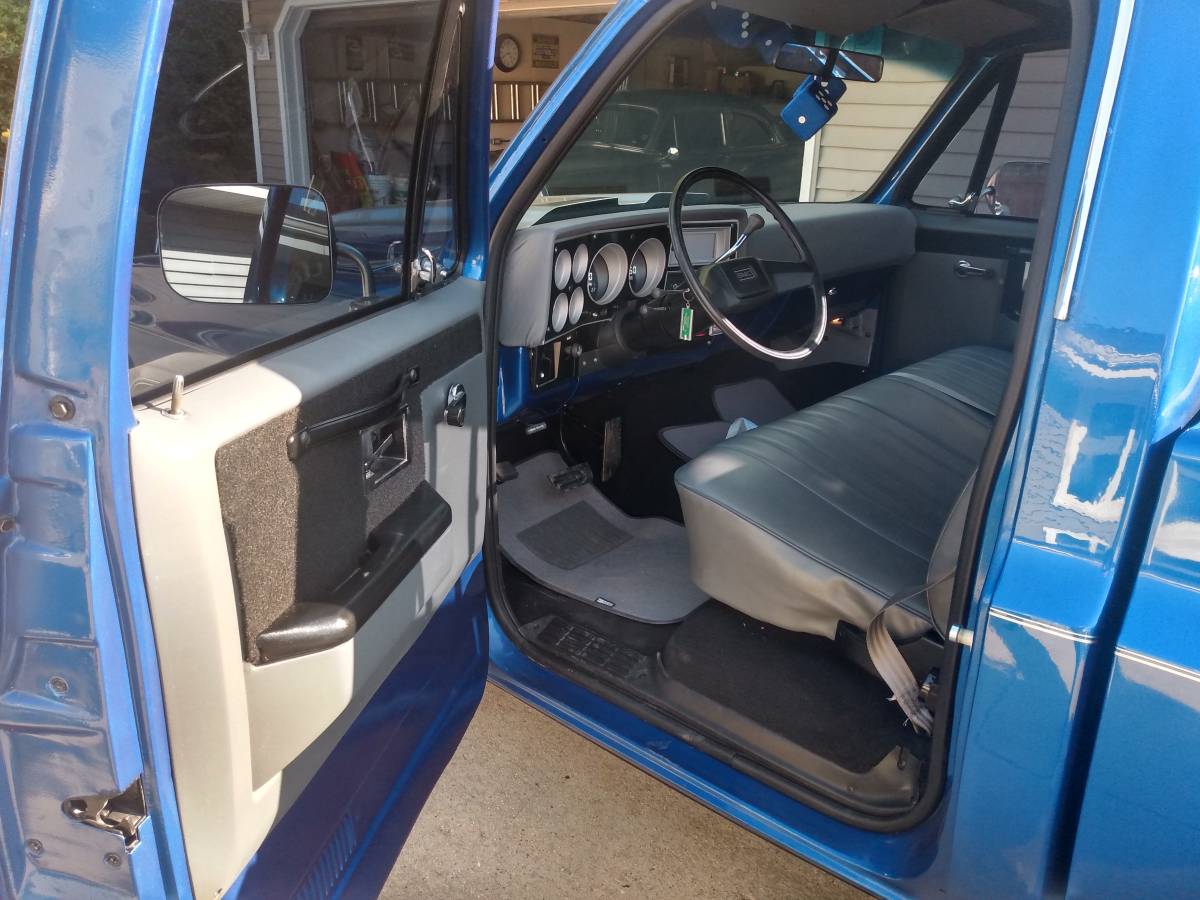Chevy-c10-truck-1986-blue-8