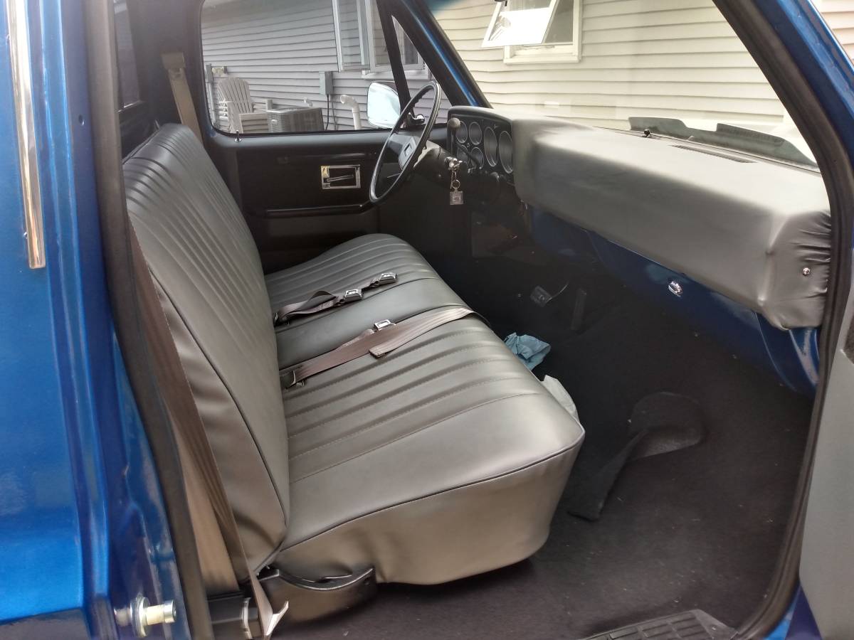 Chevy-c10-truck-1986-blue-9