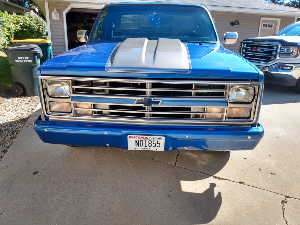 Chevy-c10-truck-1986-blue