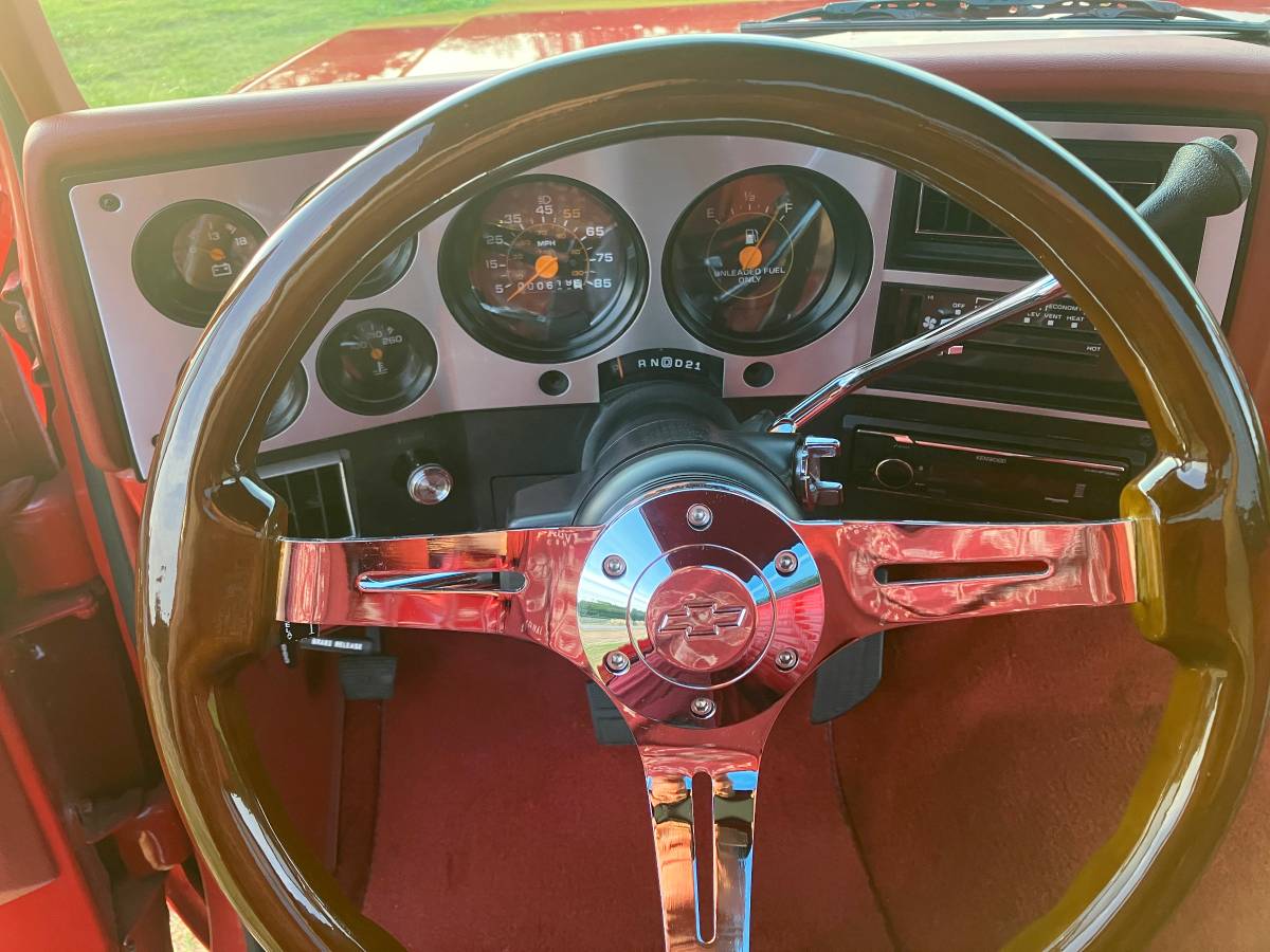 Chevy-c10-truck-1987-red-16