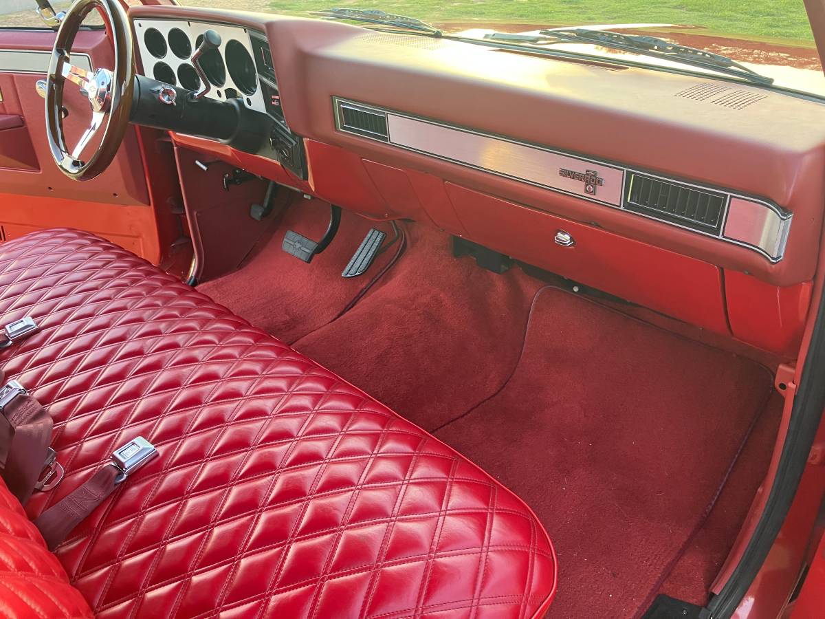 Chevy-c10-truck-1987-red-18