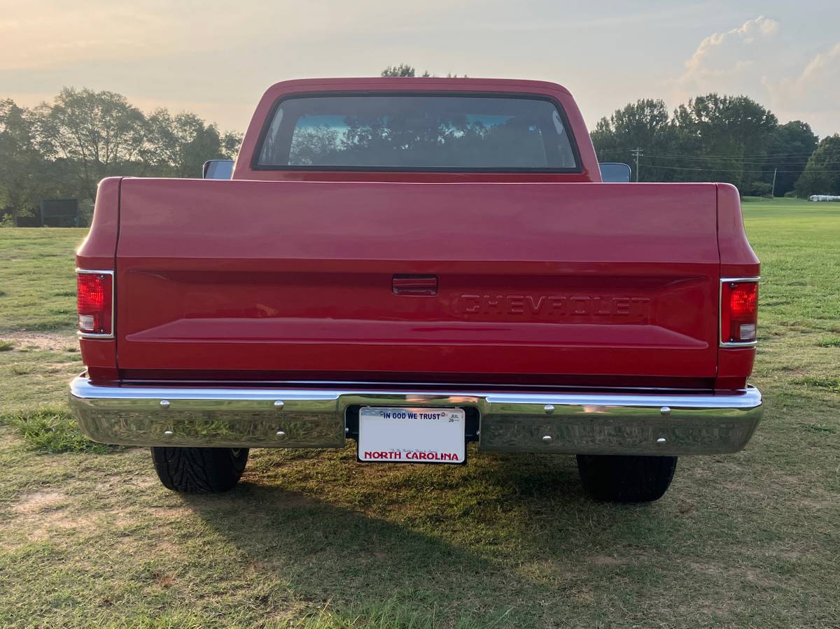 Chevy-c10-truck-1987-red-8
