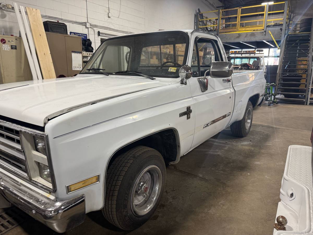 Chevy-c10-truck-1987-white-7