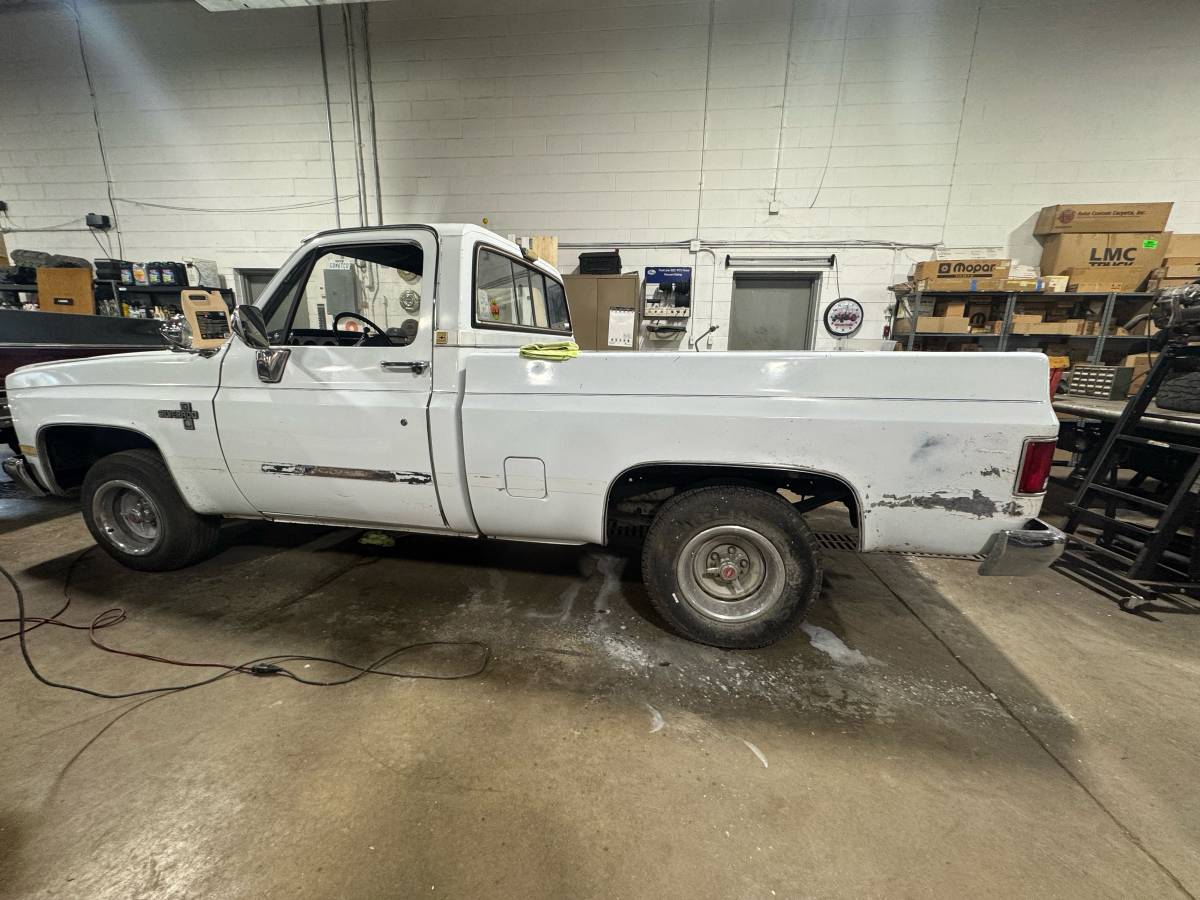 Chevy-c10-truck-1987-white