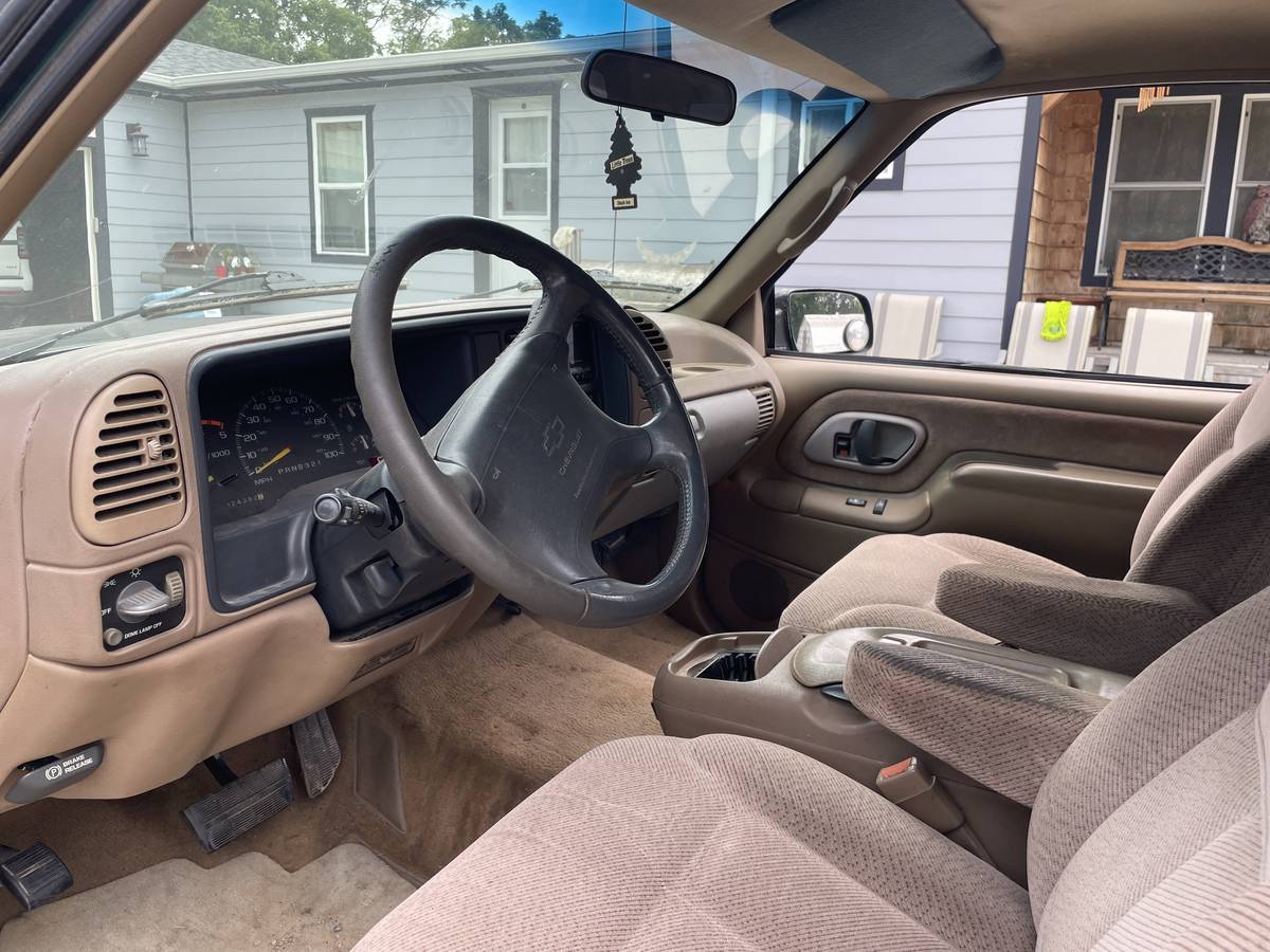Chevy-c1500-diesel-1995-green-1