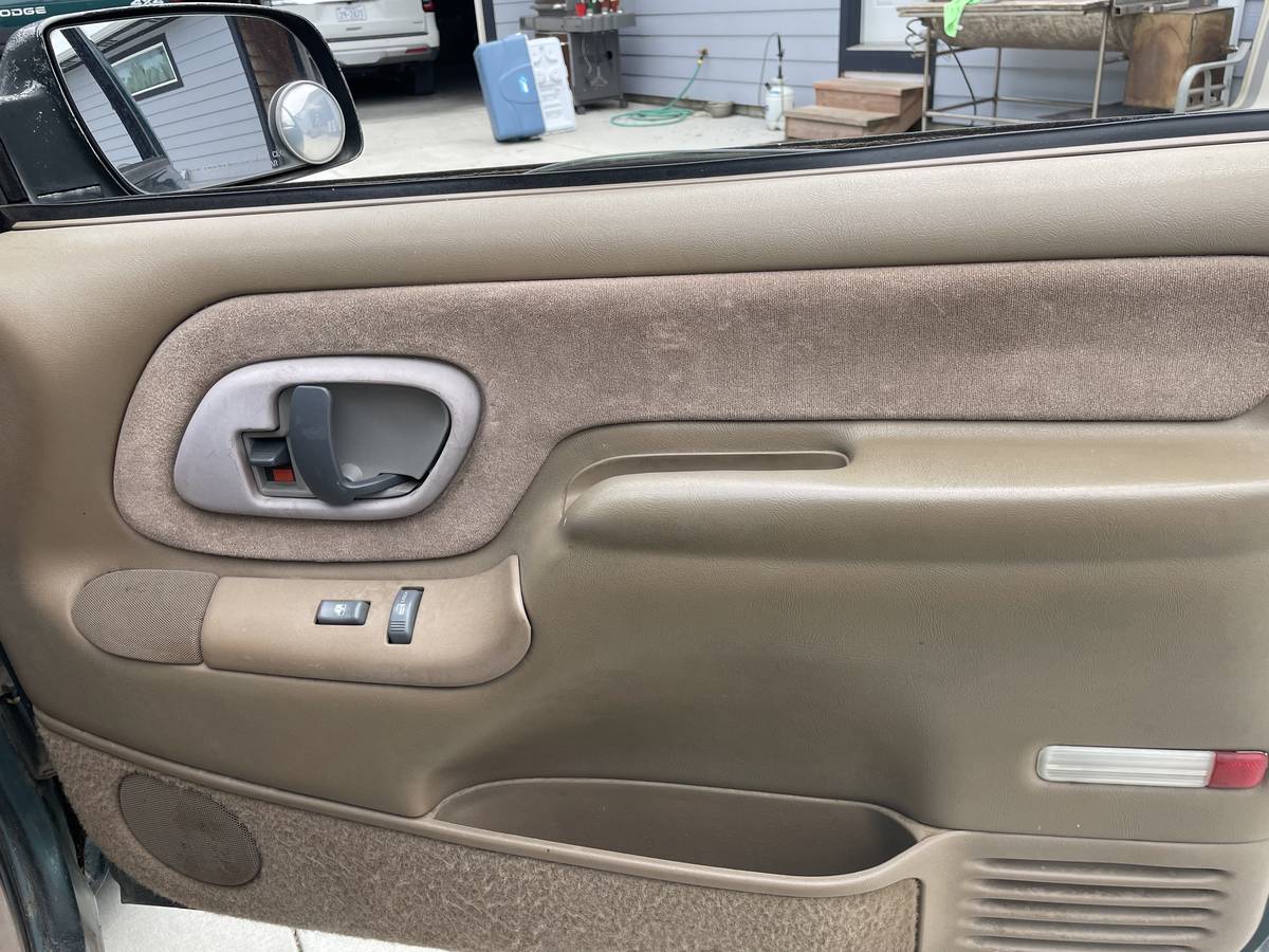 Chevy-c1500-diesel-1995-green-2