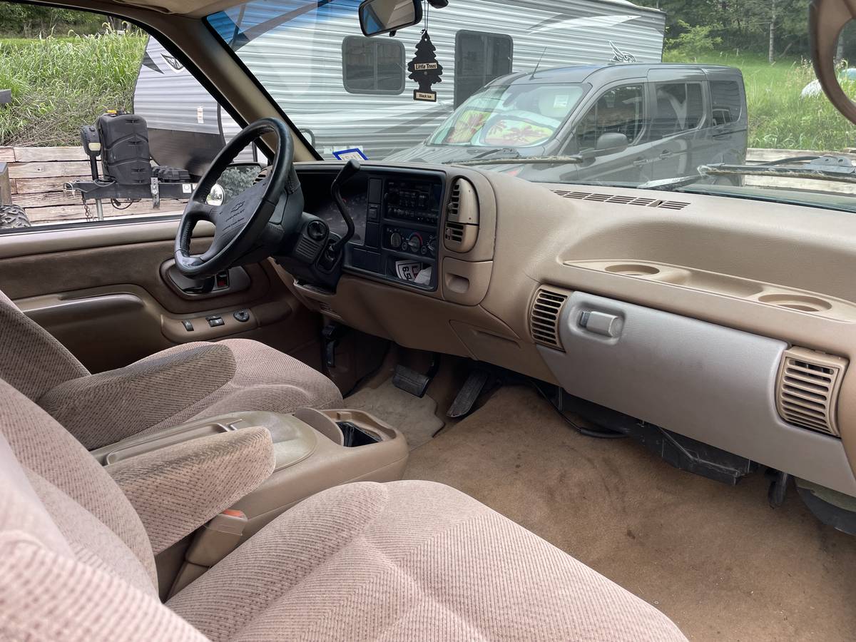 Chevy-c1500-diesel-1995-green-3