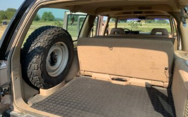 Chevy-c1500-suburban-1992-14