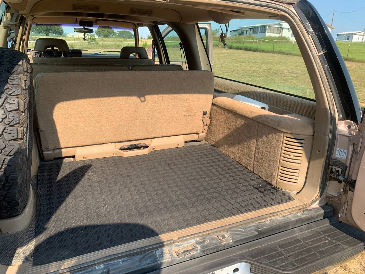 Chevy-c1500-suburban-1992-15