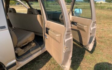 Chevy-c1500-suburban-1992-17