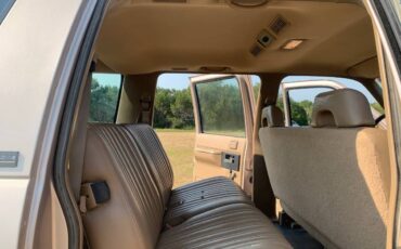 Chevy-c1500-suburban-1992-18