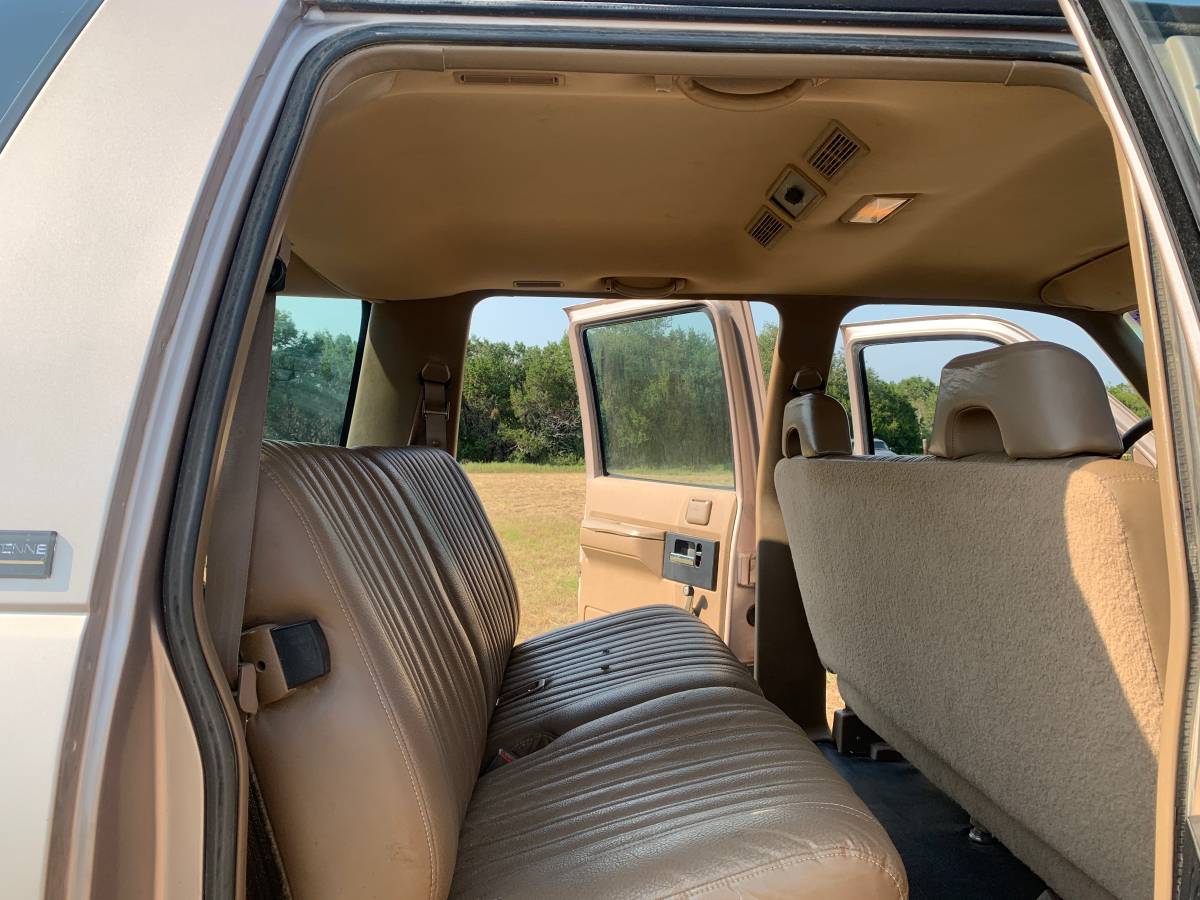Chevy-c1500-suburban-1992-18