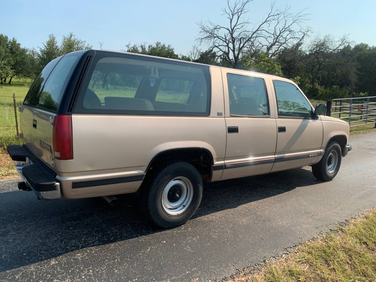 Chevy-c1500-suburban-1992-4