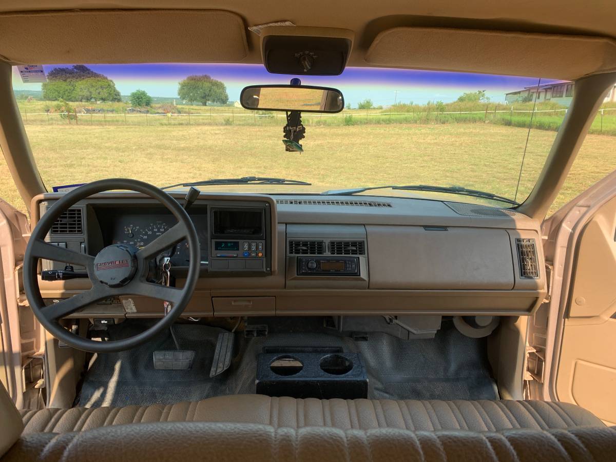Chevy-c1500-suburban-1992-6