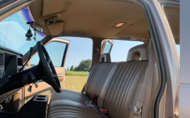 Chevy-c1500-suburban-1992-9