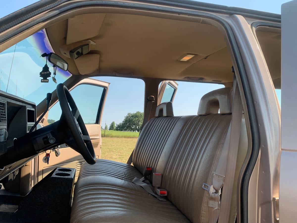 Chevy-c1500-suburban-1992-9