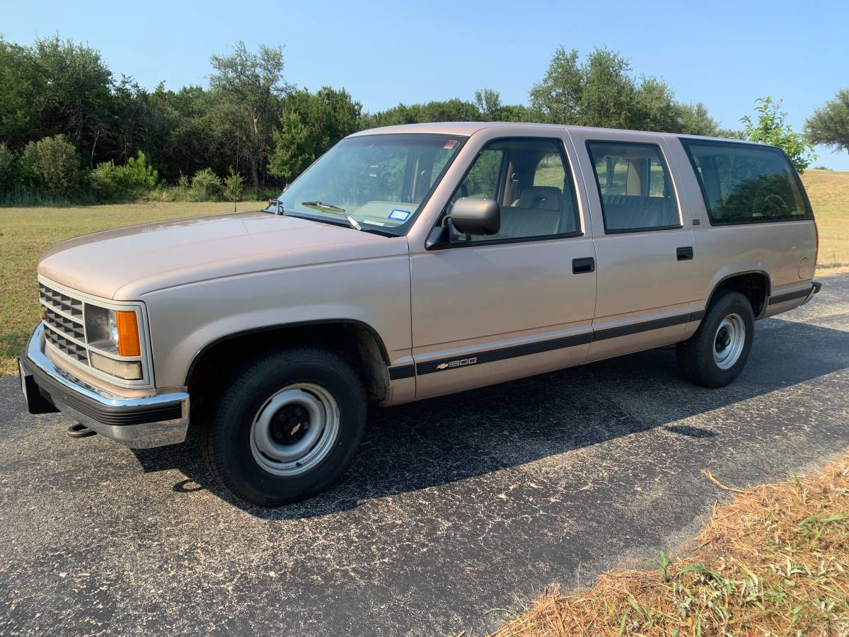 Chevy-c1500-suburban-1992