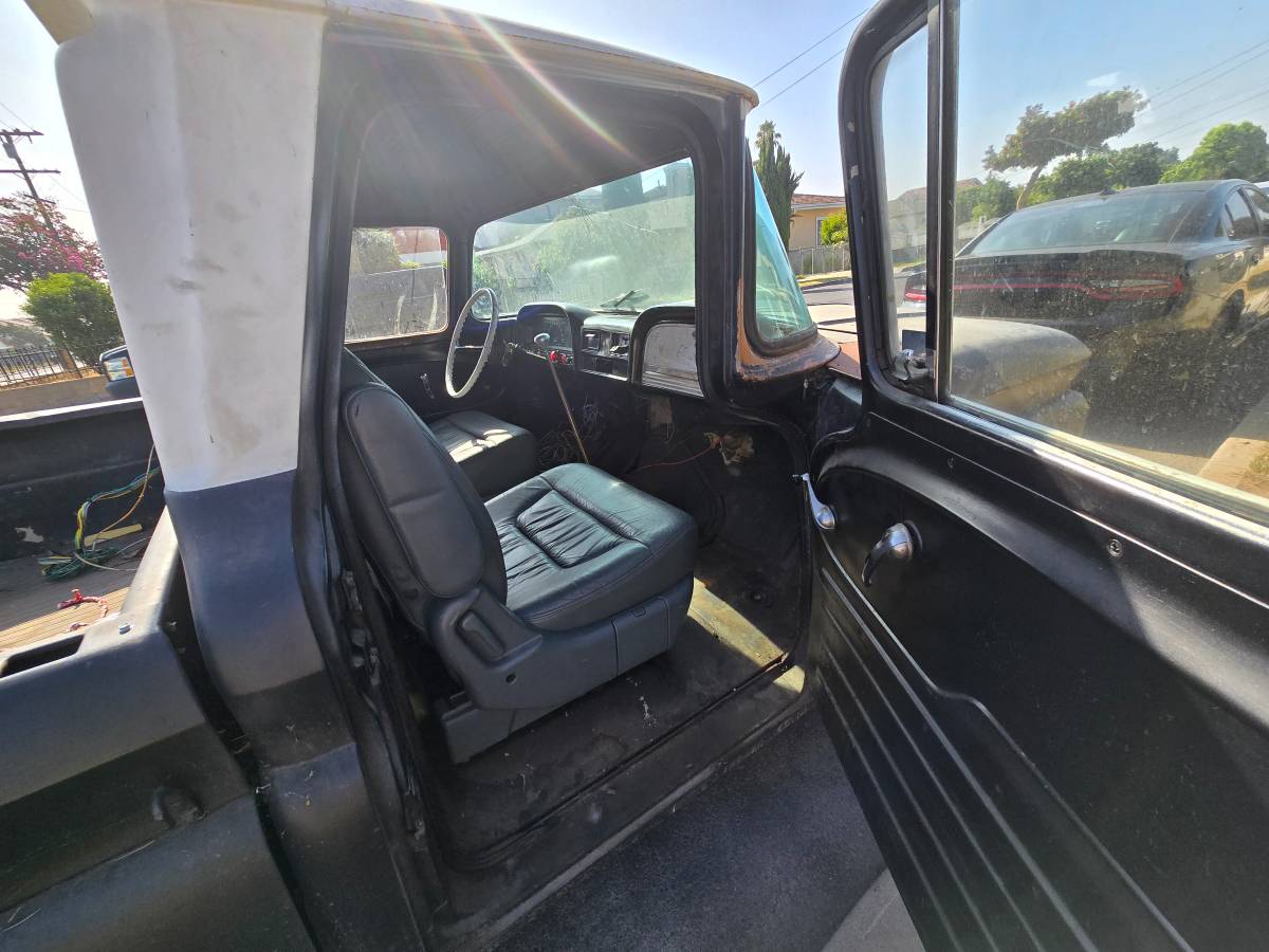 Chevy-c20-1962-black-10