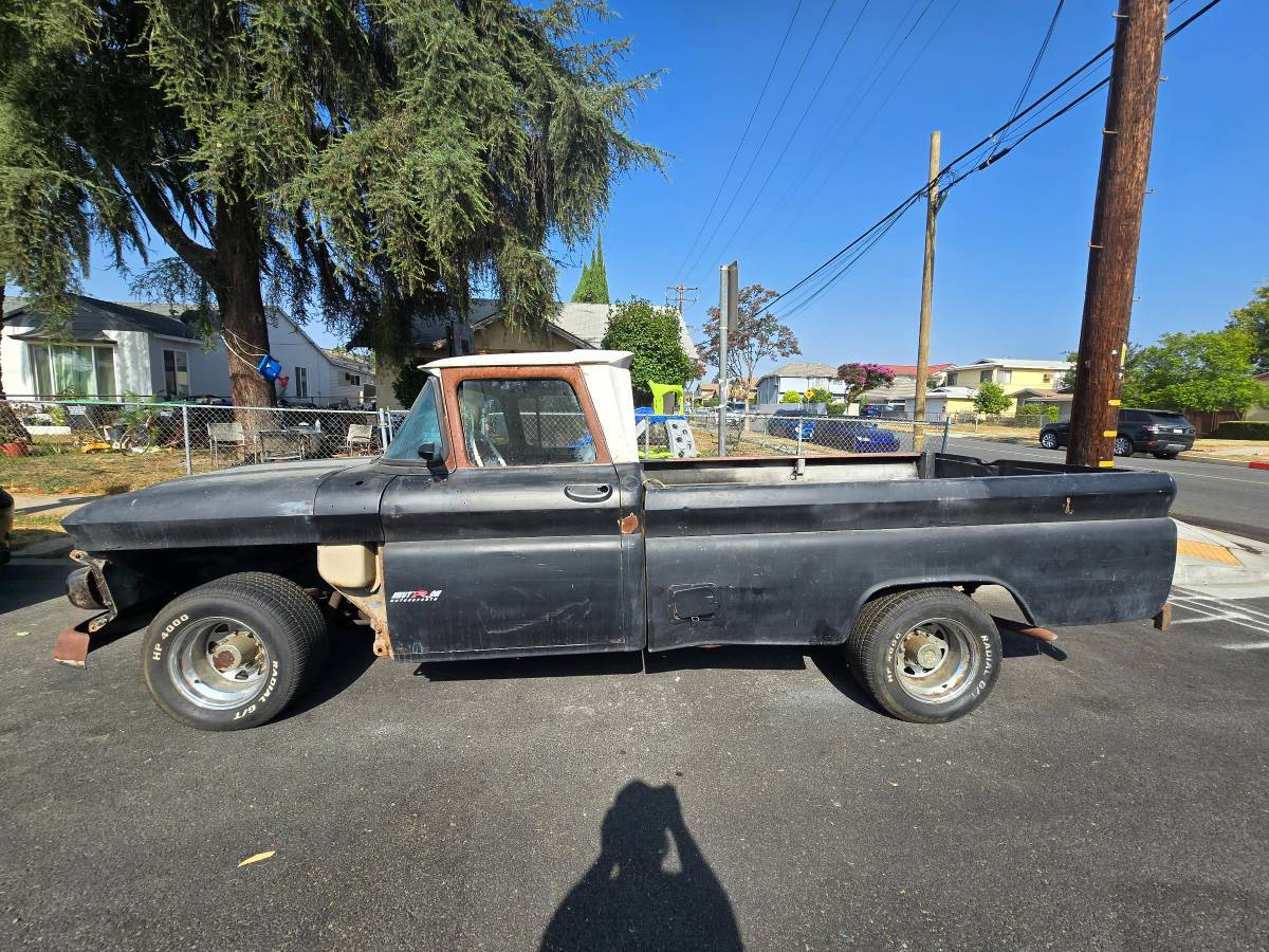 Chevy-c20-1962-black-3