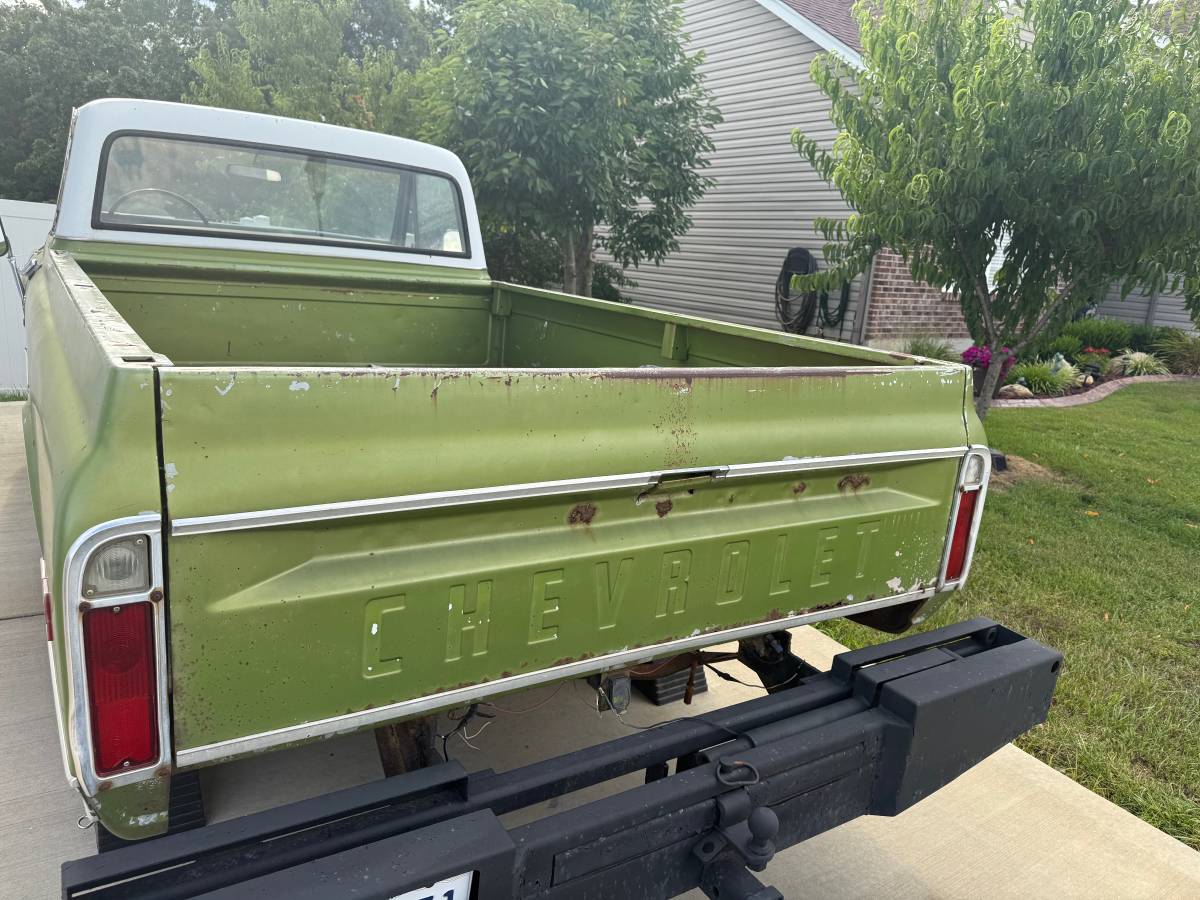 Chevy-c20-1969-green-4