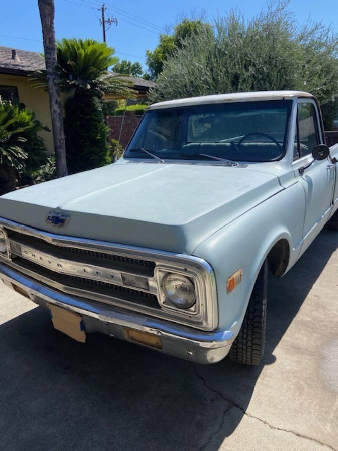 Chevy-c20-1969-grey-2