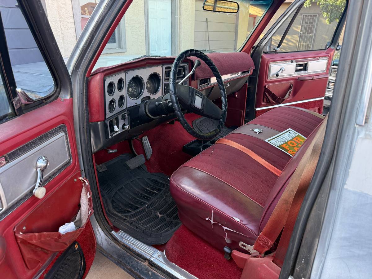 Chevy-c20-1978-grey-8