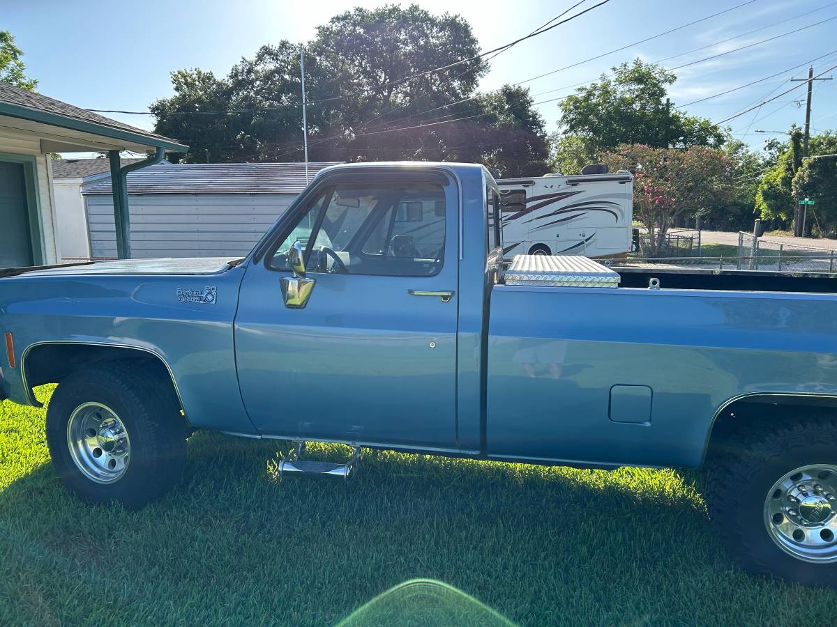 Chevy-c20-1980-blue-7