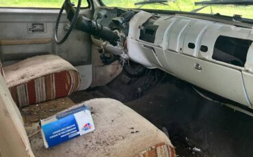 Chevy-c20-diesel-1983-13