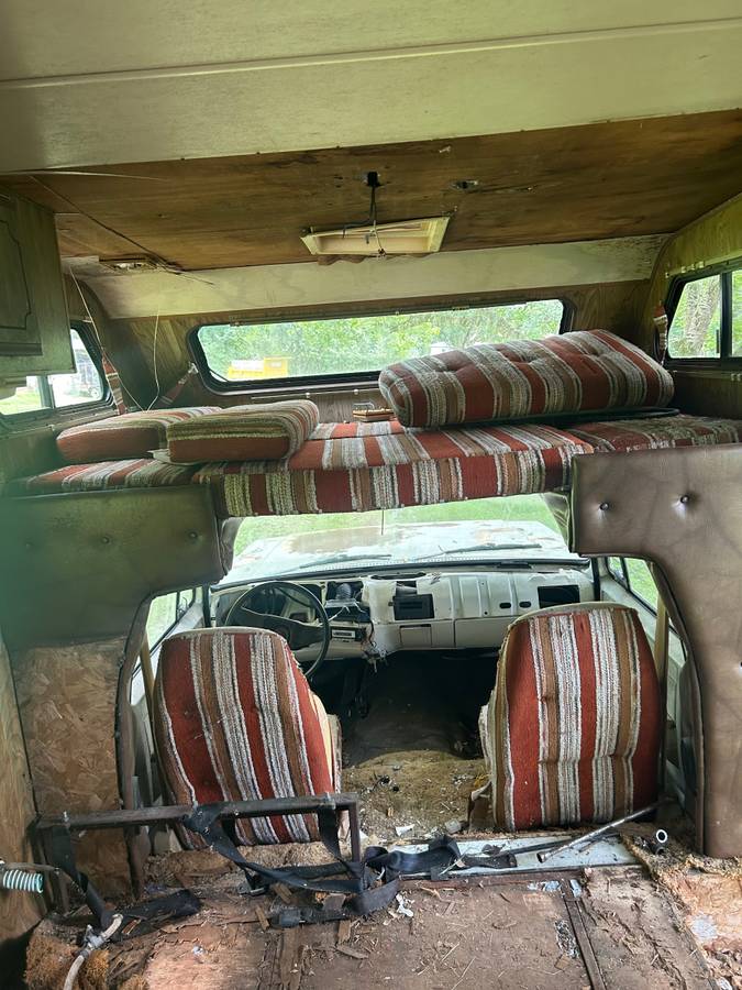 Chevy-c20-diesel-1983-17