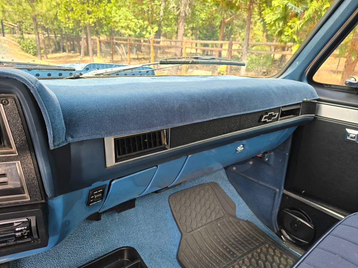 Chevy-c20-silverado-1985-1
